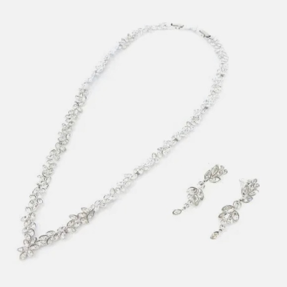 Authentic Swarovski silver Necklace and earrings set. - Picture 9 of 9